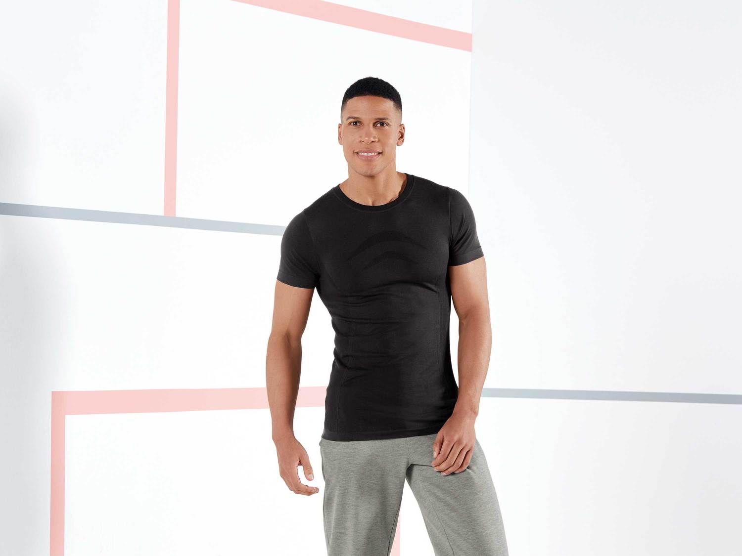 Koszulka bezszwowa Crivit, cena 19,99 PLN
- rozmiary: S-XL
- materiał odprowadzający ...