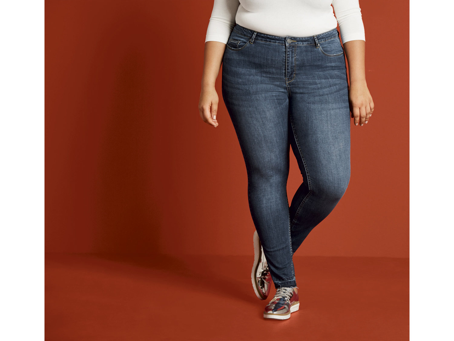 Jeansy Super Skinny Esmara, cena 44,99 PLN
- rozmiary: 48-56
- elastyczne - dopasowują ...