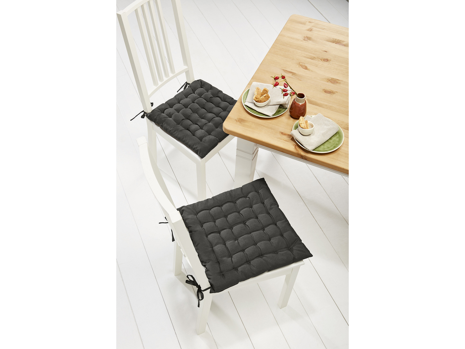 Poduszki na krzesło 40 x 40 cm, 2 szt. Meradiso, cena 34,99 PLN
- tasiemki do ...