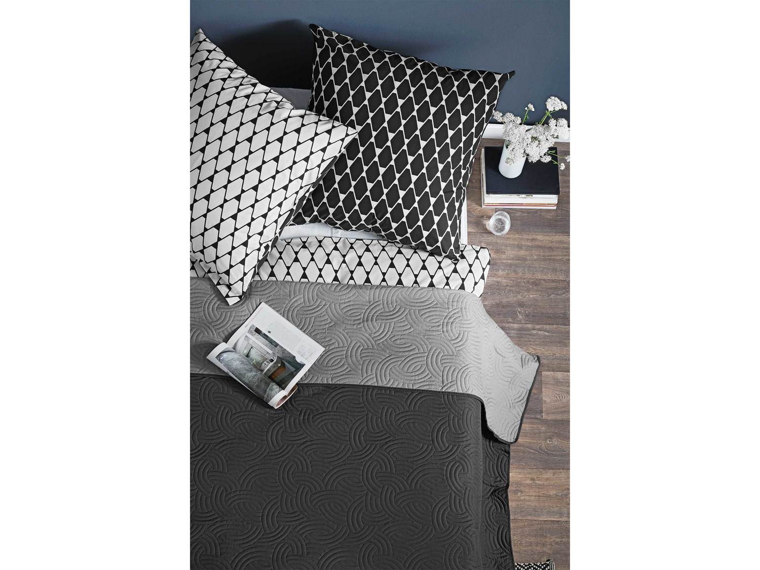 Dwustronna narzuta 210 x 280 cm Meradiso, cena 59,00 PLN
- z eleganckim pikowaniem
- ...