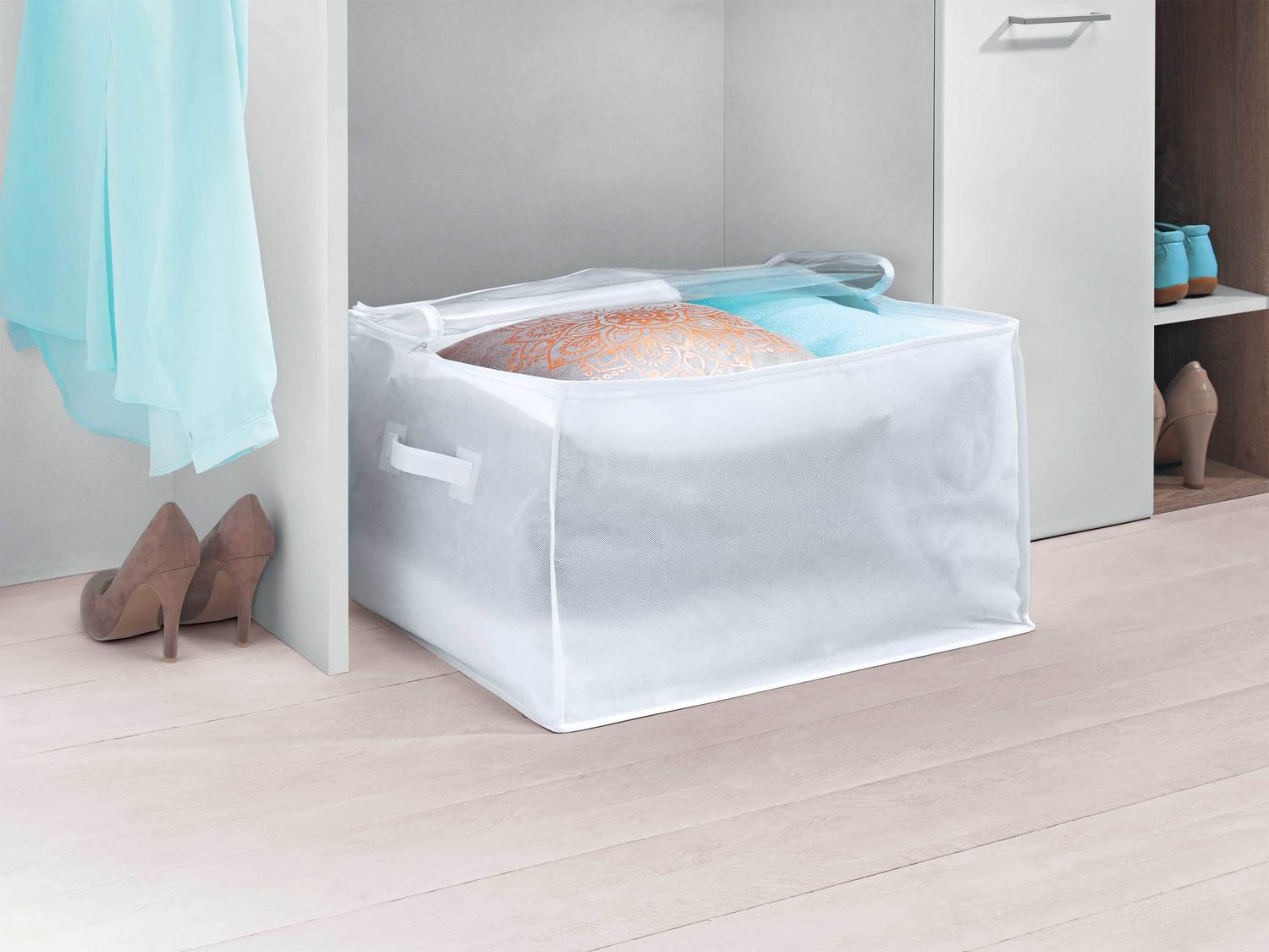 Pokrowiec Livarno Living, cena 11,99 PLN
- 57 x 48 x 33 cm (dł. x szer. x wys.)