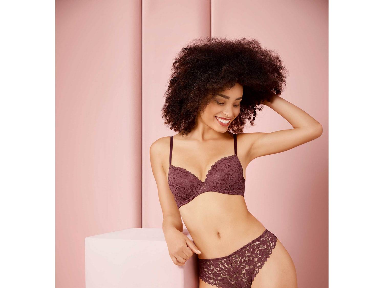 Biustonosz koronkowy Esmara Lingerie, cena 22,99 PLN
- rozmiary: 75B, 80B, 80C, ...