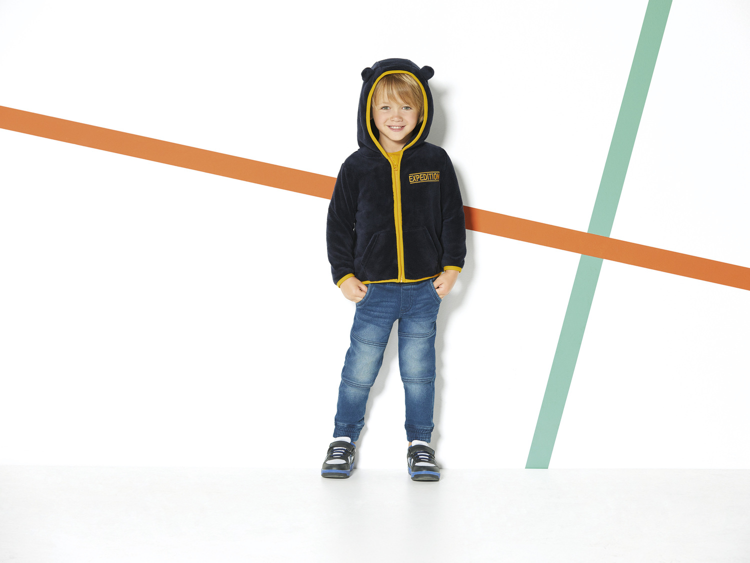 Chłopięca bluza z polaru teddy Lupilu, cena 19,99 €
- zamek z osłoną ...
