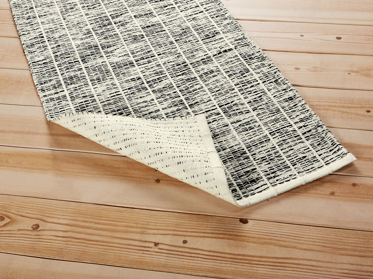 Dywan Meradiso, cena 29,99 PLN
- 100% bawełny
- 67 x 120 cm
- zapobiegający przesuwaniu ...
