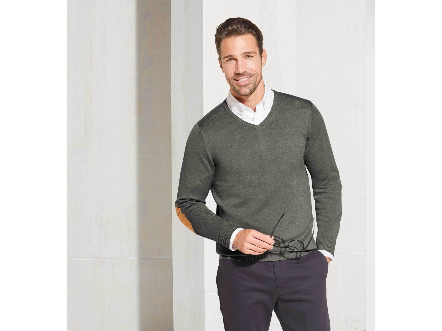 Sweter , cena 34,99 PLN
- rozmiary: S-XXL
- 50% bawełny, 50% poliakrylu
- modne ...