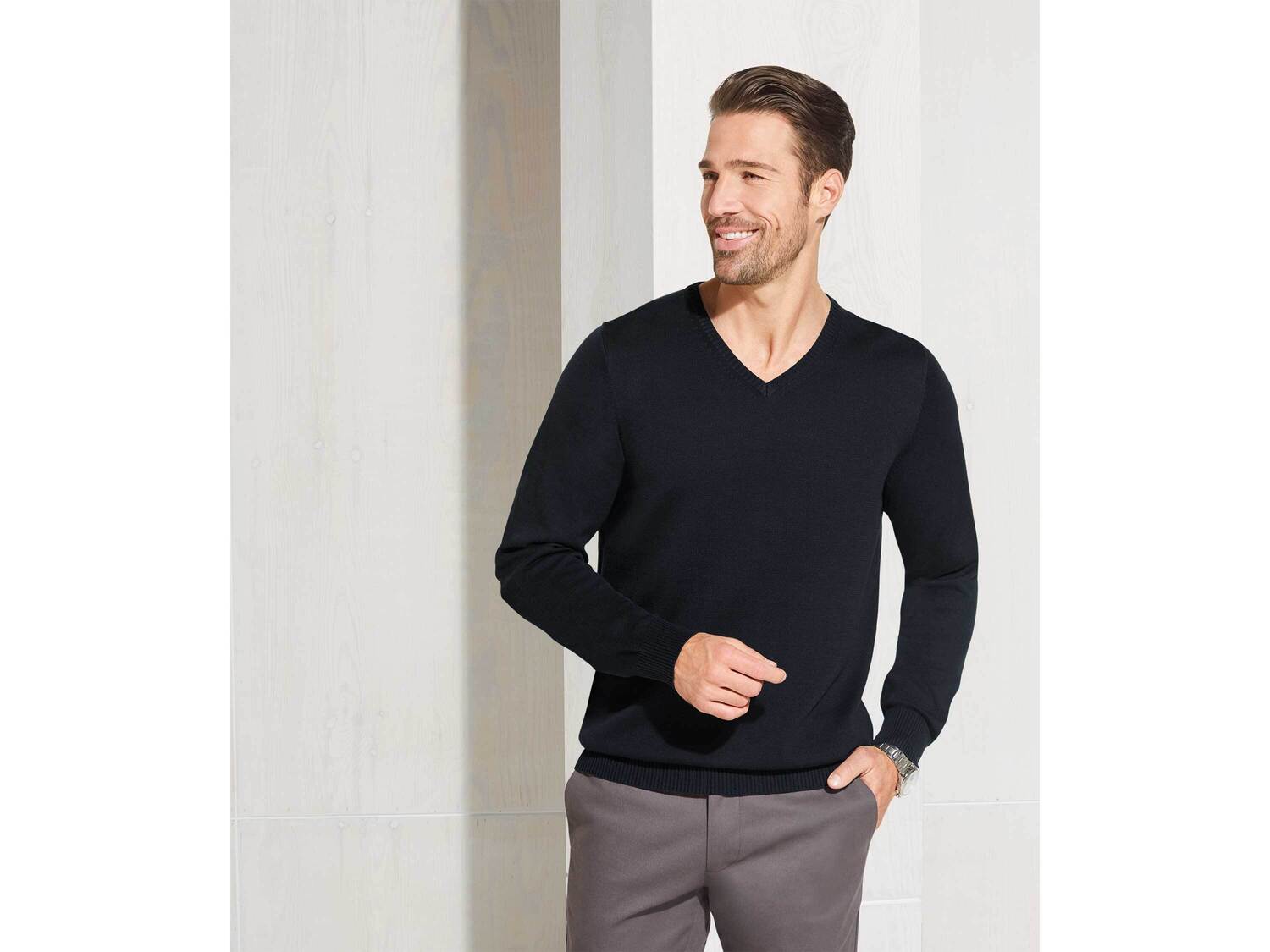 Sweter , cena 34,99 PLN
- rozmiary: S-XXL
- 50% bawełny, 50% poliakrylu
- modne ...