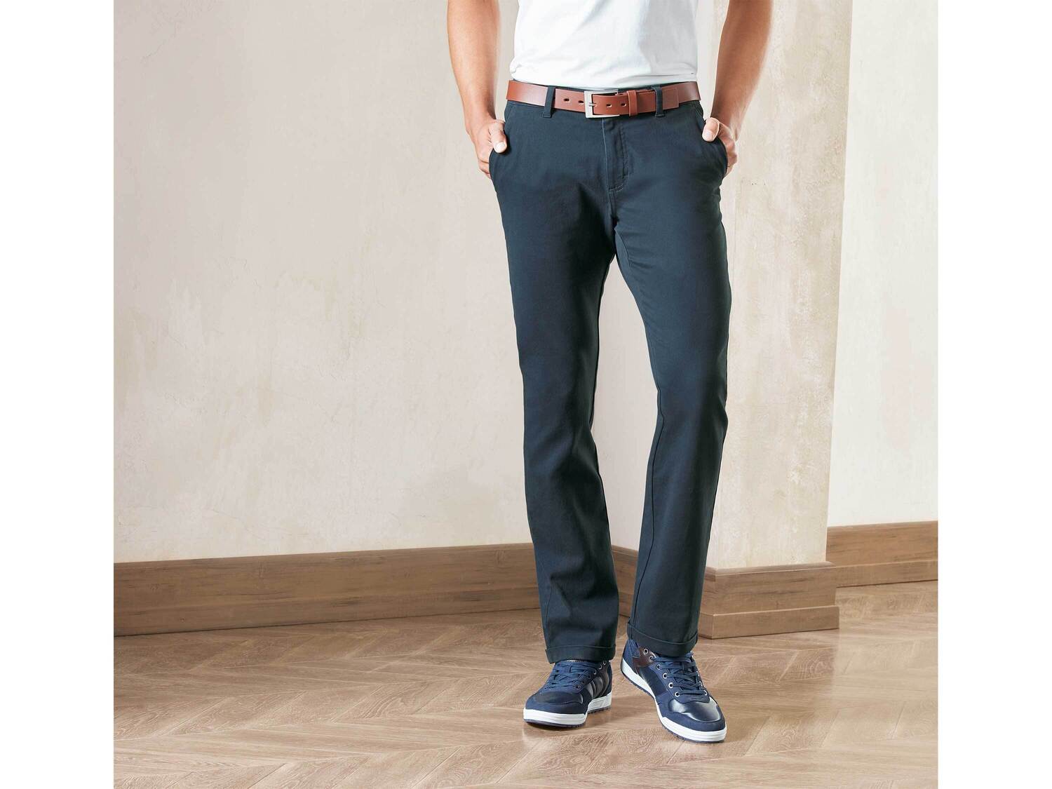 Spodnie chino Livergy, cena 44,99 PLN
- 98% bawełny, 2% elastanu (LYCRA®)
- ...