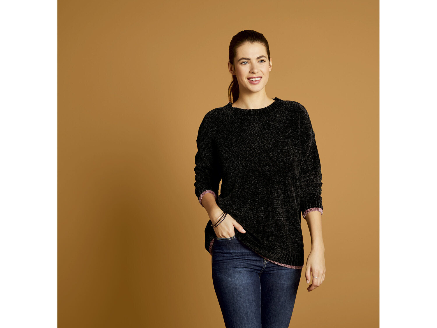 Sweter z szenili Esmara, cena 39,99 PLN
- rozmiary: XS-L
- modny, gruby splot
- ...