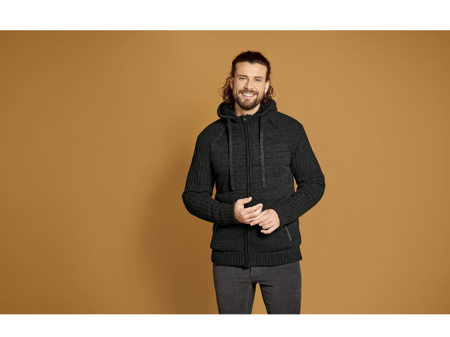 Ocieplany sweter męski z futerkiem Livergy, cena 74,90 PLN
- rozmiary: M-XXL
Dostępne ...