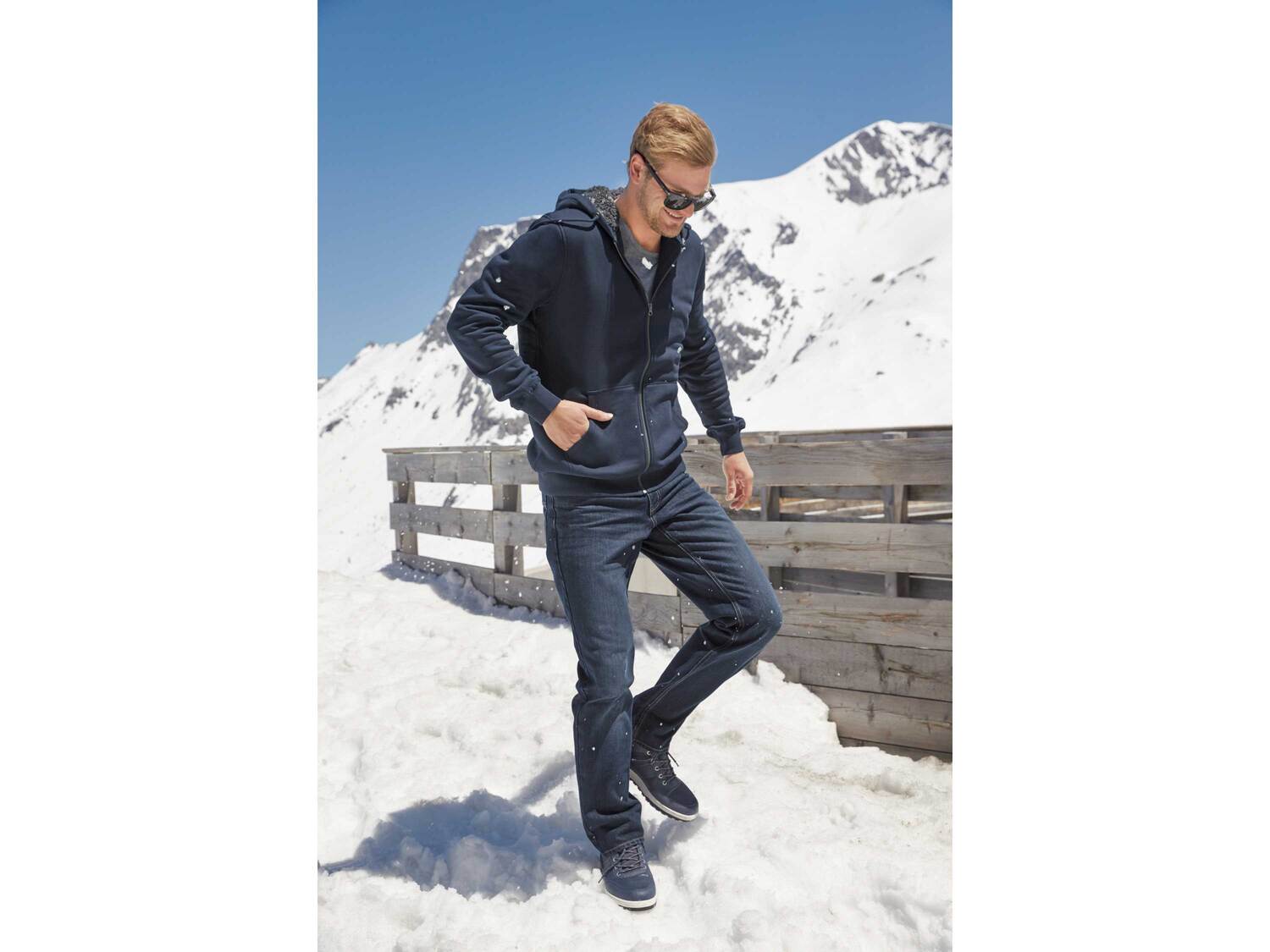 Bluza z tkaniny sweat Livergy, cena 64,90 PLN
- rozmiary: M-XXL
- miękka, ciepła ...