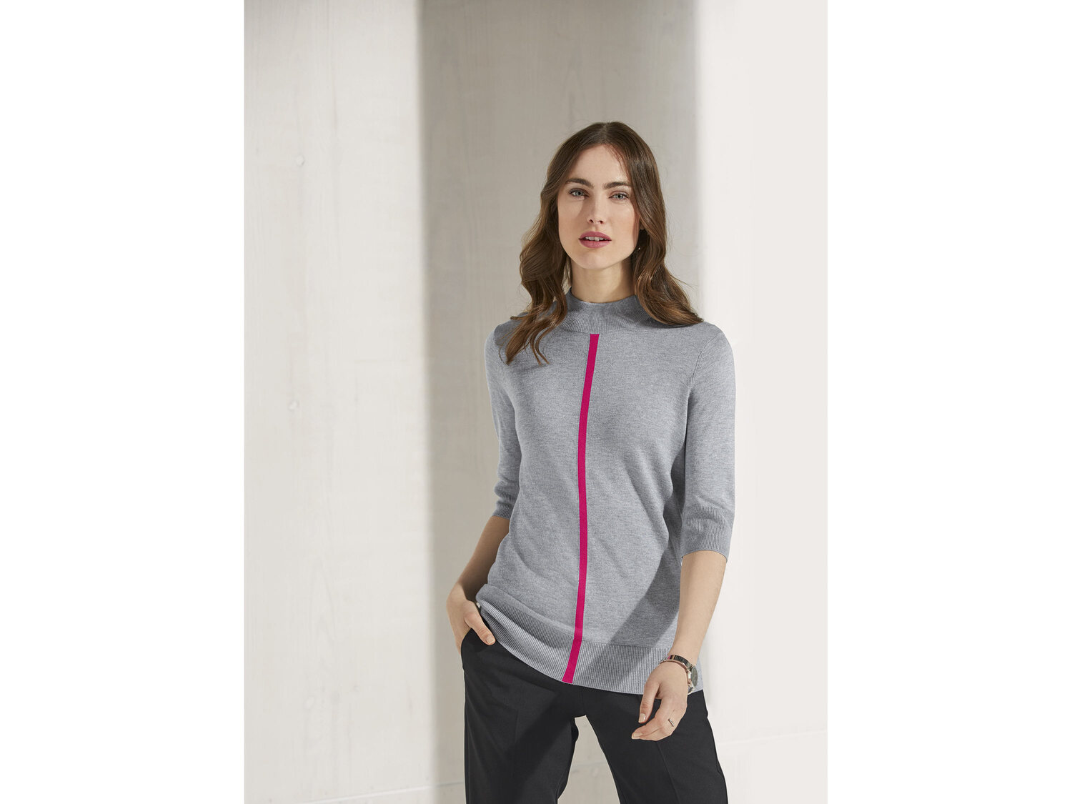Sweter dzianinowy z półgolfem Esmara, cena 29,99 PLN
- 83% wiskozy (LENZING™ ...