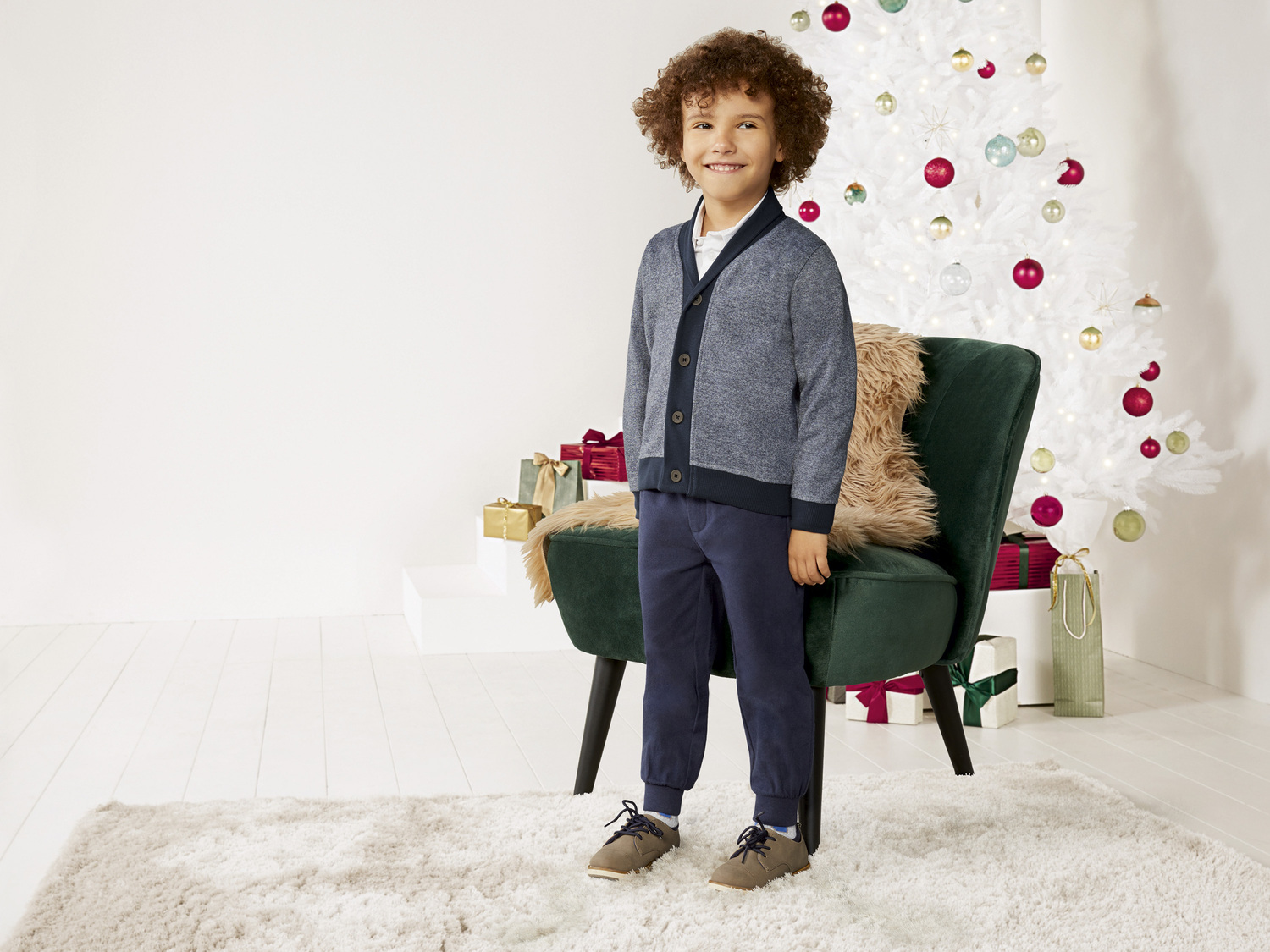 Bluza zapinana na guziki Lupilu, cena 29,99 PLN
- rozmiary: 86-116
- modne łaty ...