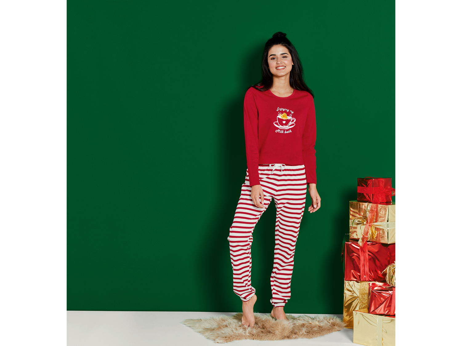 Piżama damska Esmara Lingerie, cena 39,99 PLN
- 100% bawełny
- rozmiary: S-L
Dostępne ...