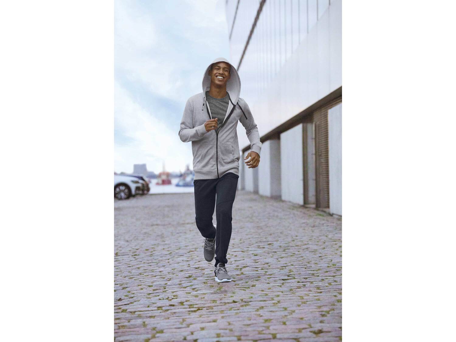 Bluza męska z bawełną Crivit, cena 39,99 PLN
- rozmiary: M-XL
- z wygodnym kapturem
- ...