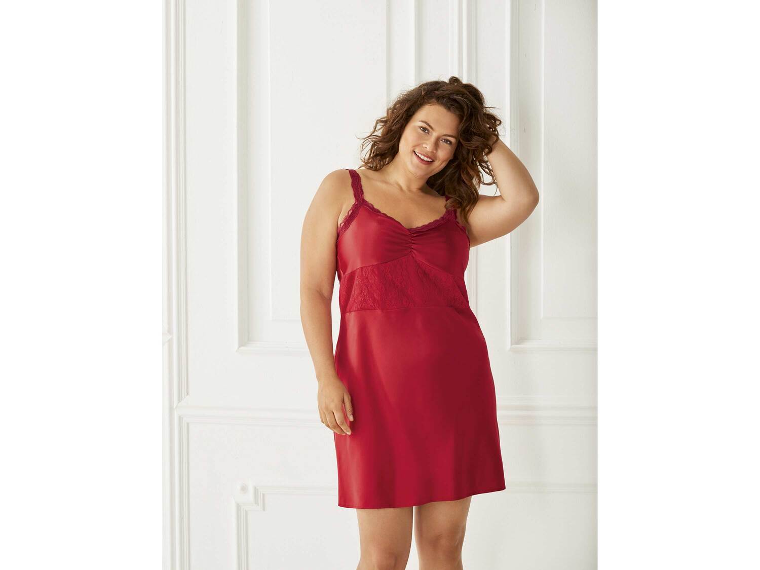 Satynowa koszula nocna XL Esmara Lingerie, cena 29,99 PLN
- rozmiary: 46-56
- wykończona ...