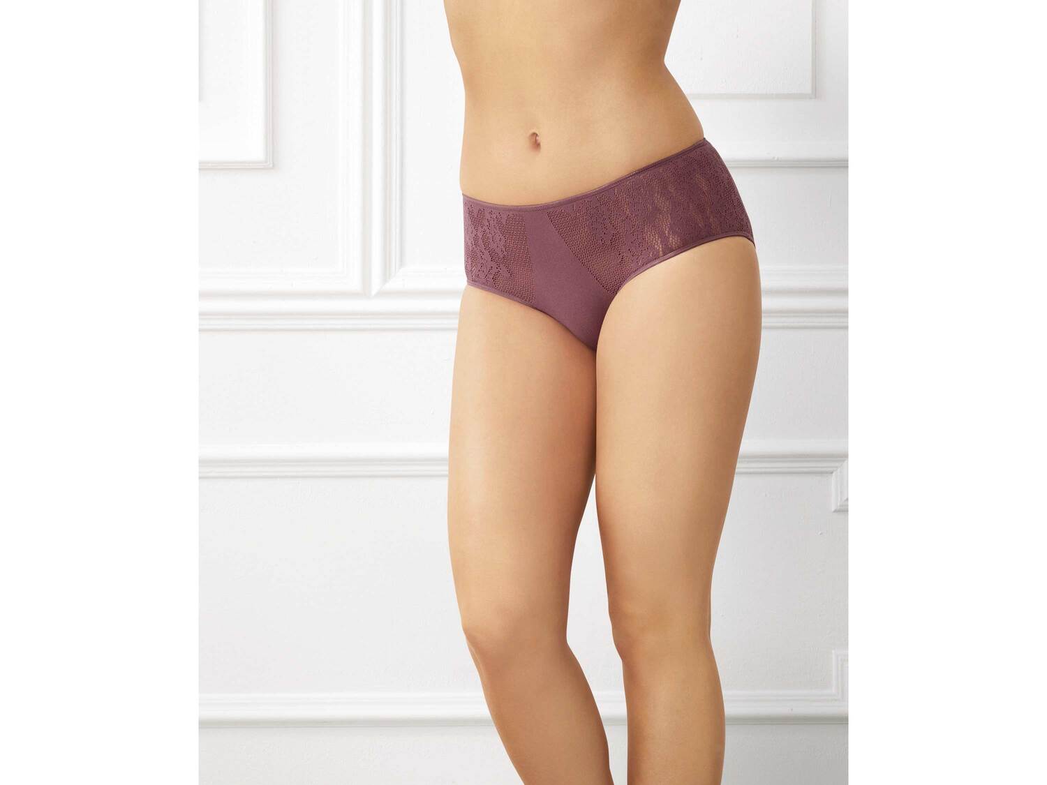 Majtki z koronką Esmara Lingerie, cena 19,99 PLN
- rozmiary: S-L
- bez szwów ...