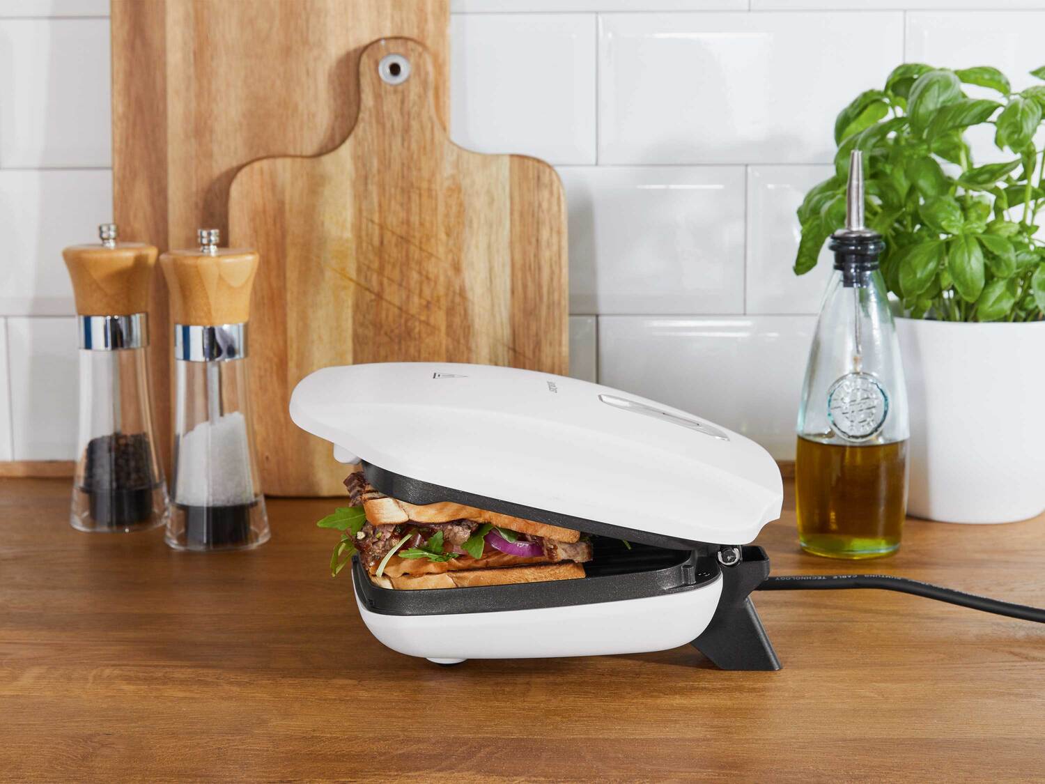 Grill kontaktowy 1000 W Silverscrest Kitchen Tools, cena 69,90 PLN
2 kolory
- ...