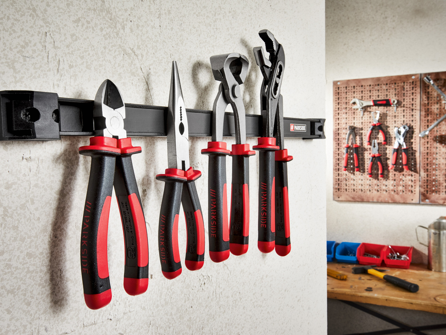 Listwa magnetyczna na narzędzia Parkside, cena 19,99 PLN
- dł.: 51 cm
- ułatwia ...