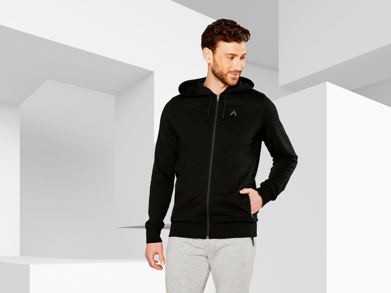 Bluza dresowa męska Crivit, cena 44,99 PLN 
- rozmiary: S-XL
- wysoka zawartość ...