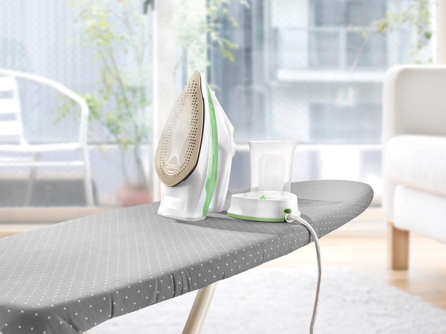 Bezprzewodowe żelazko parowe 2400 W Silvercrest, cena 84,90 PLN
2 kolory
- BARDZO ...