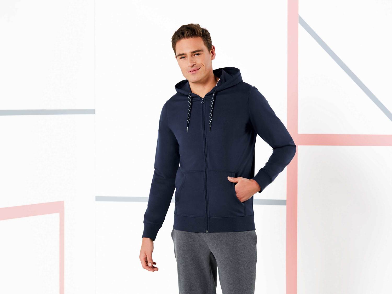 Bluza dresowa Crivit, cena 39,99 PLN
- rozmiary: M-XL
- kaptur ze sznurkiem do ...