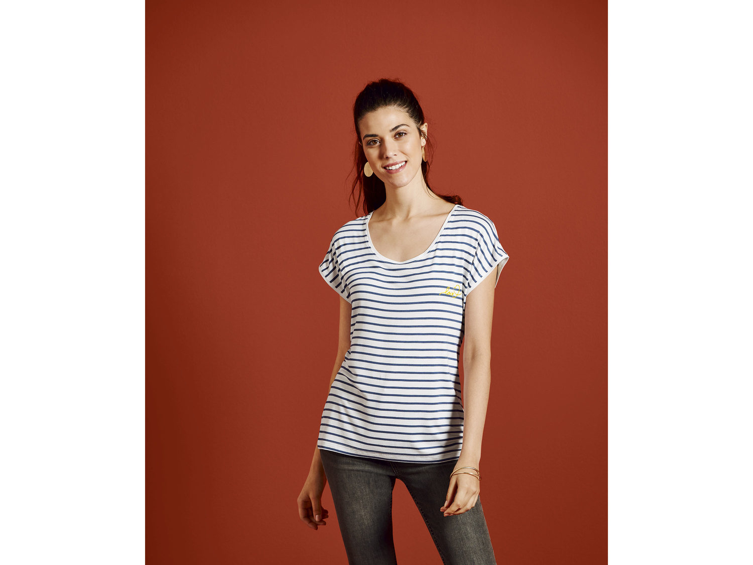 T-shirt Esmara, cena 19,99 PLN
- 95% wiskozy (LENZING™ ECOVERO™), ...