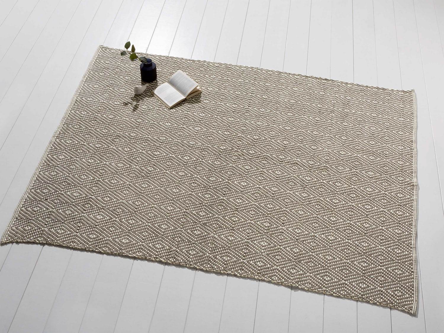 Dwustronny dywan Meradiso, cena 74,90 PLN
- 100% bawełny
150 x 200 cm