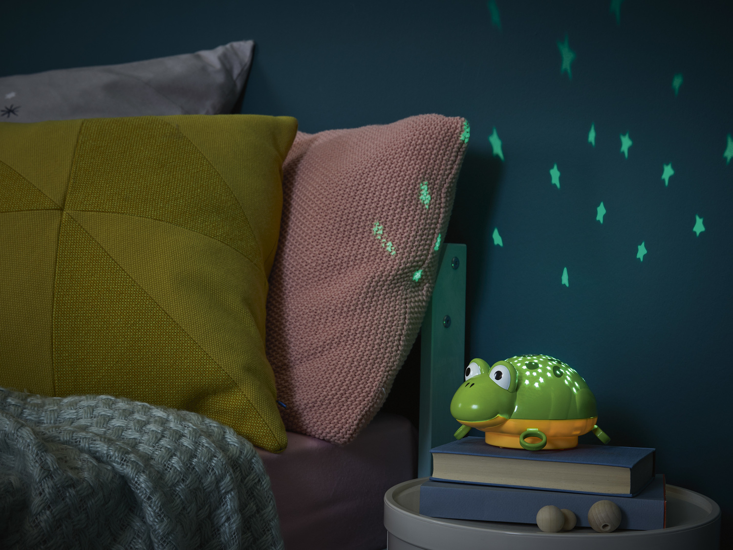 Lampka nocna LED z projektorem gwiazd Ansmann, cena 44,99 PLN
- technologia LED ...