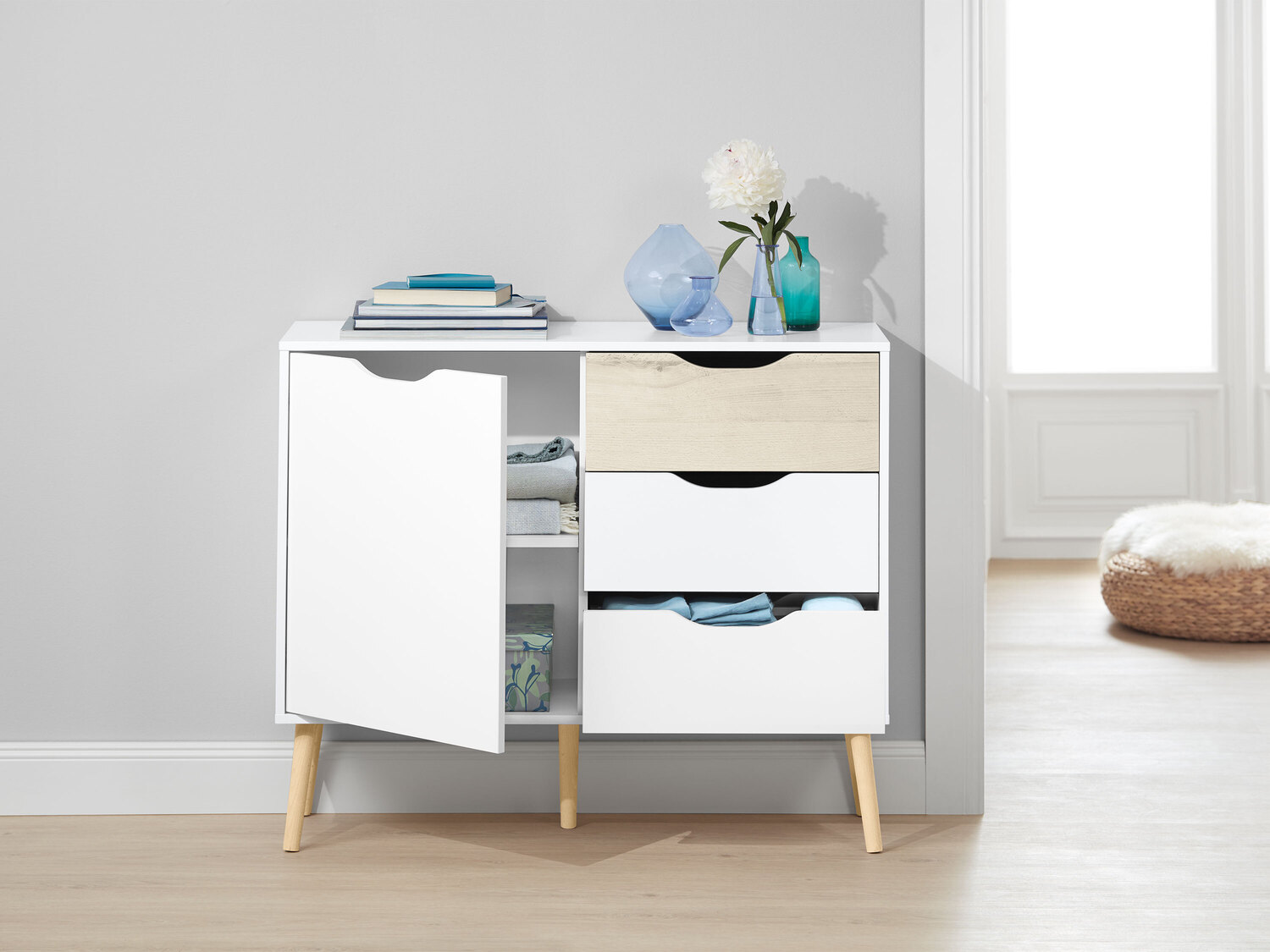 Komoda Livarno Living, cena 229,00 PLN 
- 98,7 x 81,7 x 34,3 cm (szer. x wys. x ...