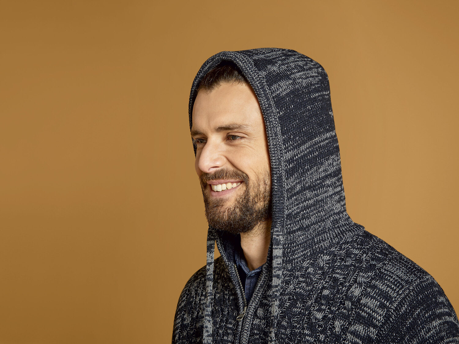 Ocieplany sweter męski z futerkiem Livergy, cena 74,90 PLN
- rozmiary: M-XXL
Dostępne ...