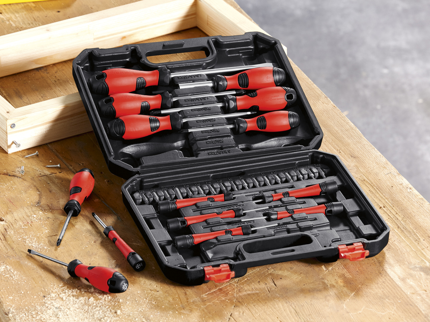 Zestaw śrubokrętów Powerfix, cena 34,99 PLN
- w zestawie: 4 śrubokręty krzyżakowe, ...