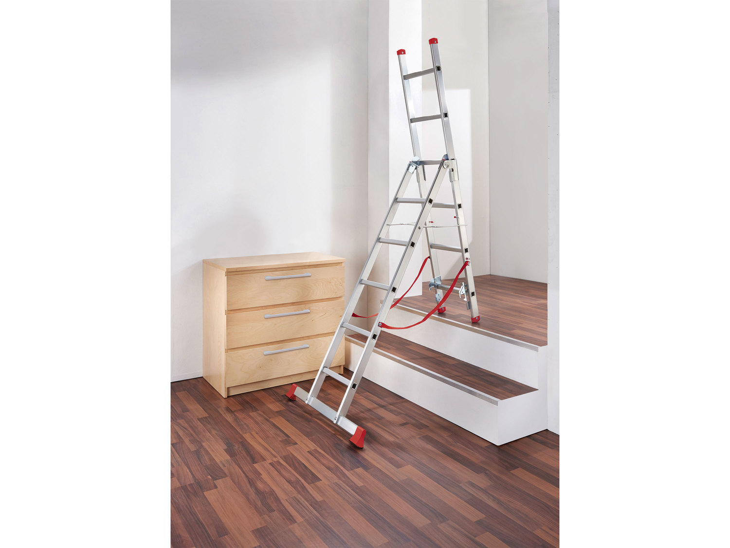 Aluminiowa drabina wielofunkcyjna Powerfix, cena 199,00 PLN 
- 3 w 1: możliwość ...