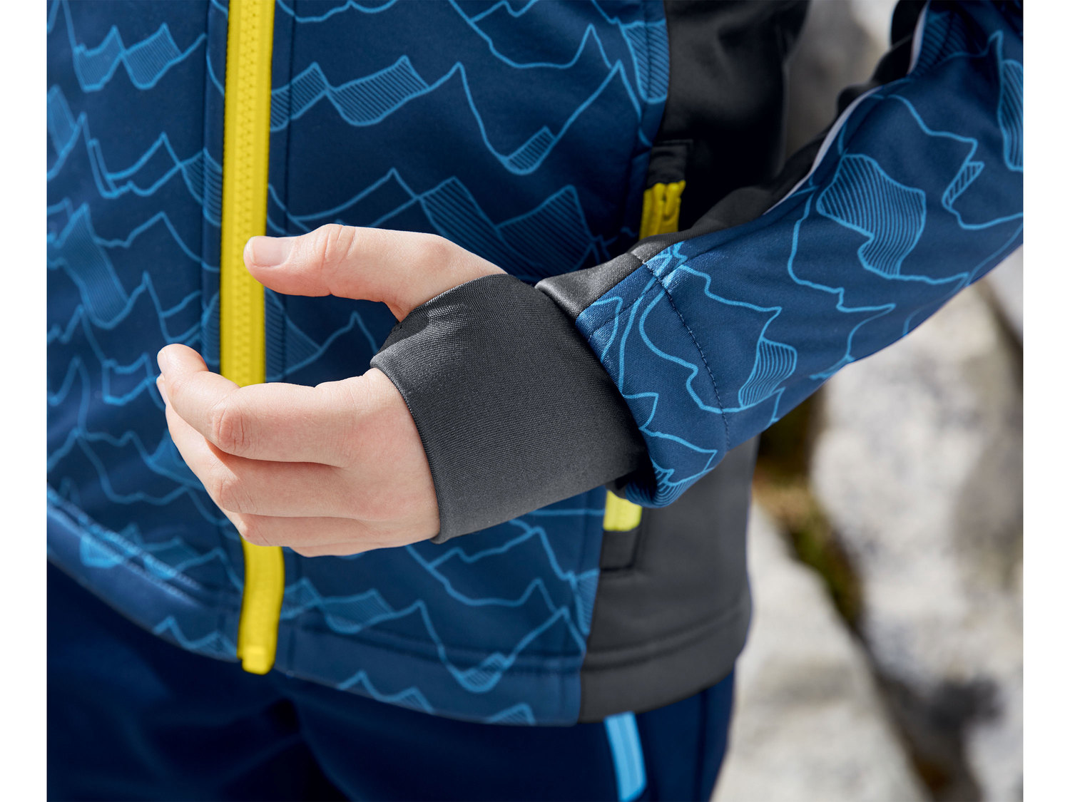 Młodzieżowa kurtka Softshell Crivit, cena 45,00 PLN
- materiał niewchłaniający ...