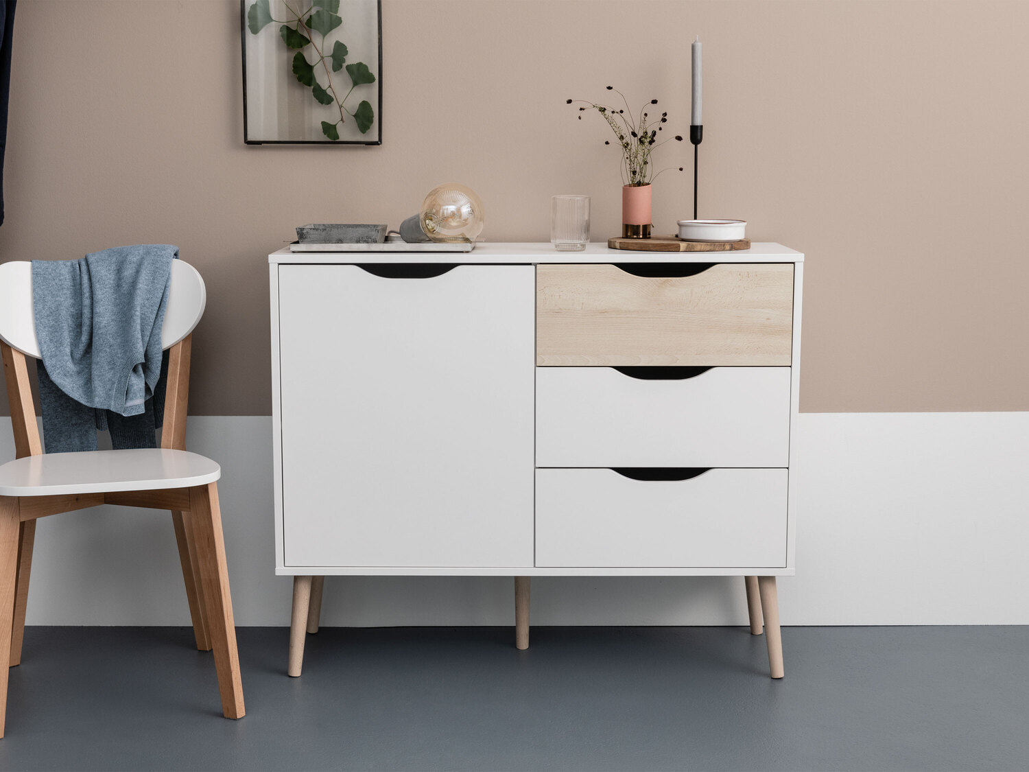 Komoda Livarno Living, cena 229,00 PLN 
- 98,7 x 81,7 x 34,3 cm (szer. x wys. x ...