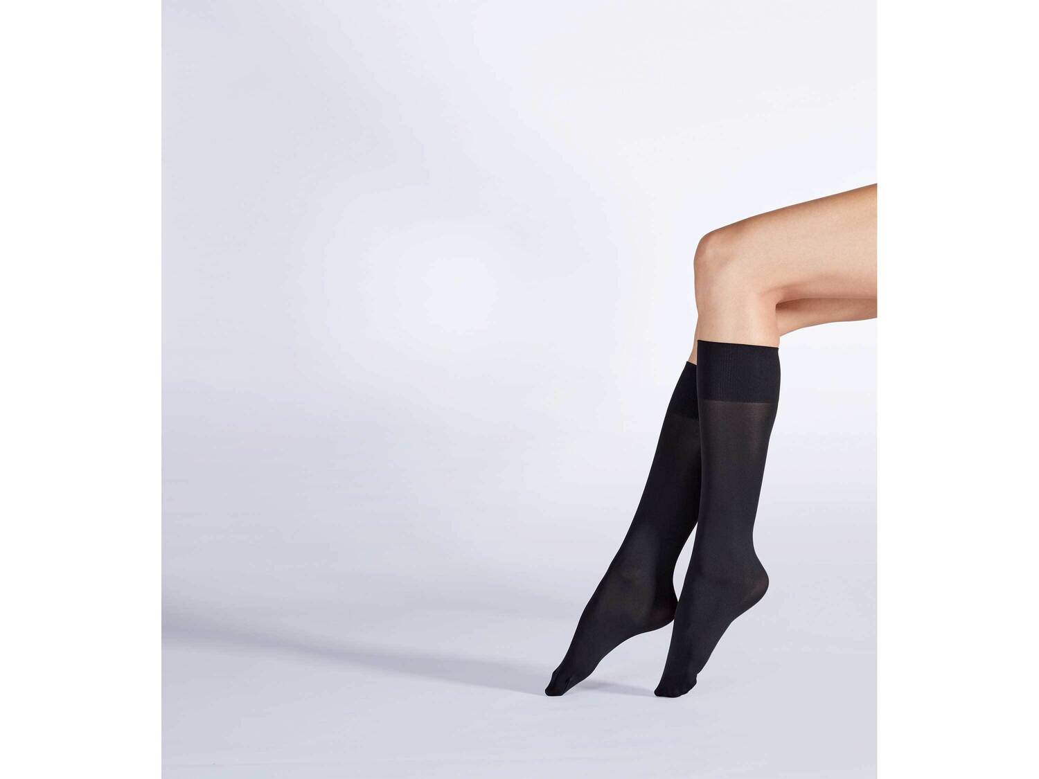 Podkolanówki, 2 pary lub rajstopy 60 DEN Esmara Lingerie, cena 11,99 PLN
- rozmiary: ...