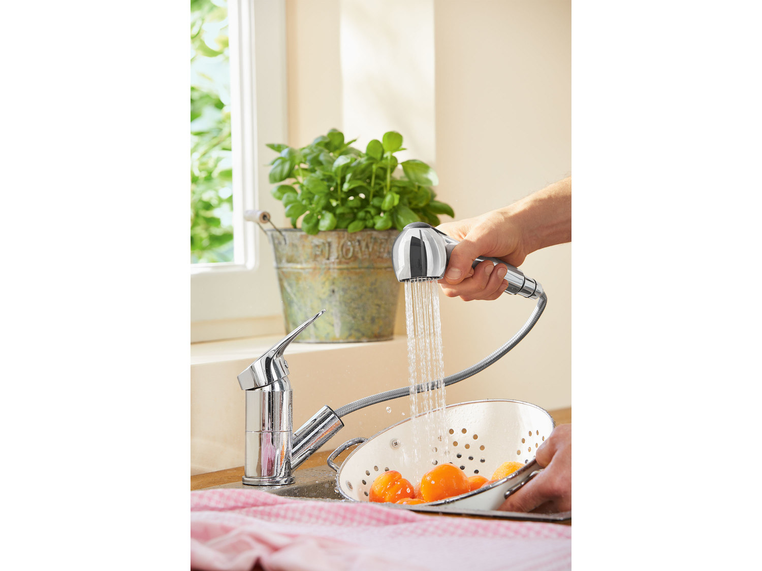 Bateria zlewozmywakowa z tarczą ceramiczną Miomare, cena 119,00 PLN
- korpus ...