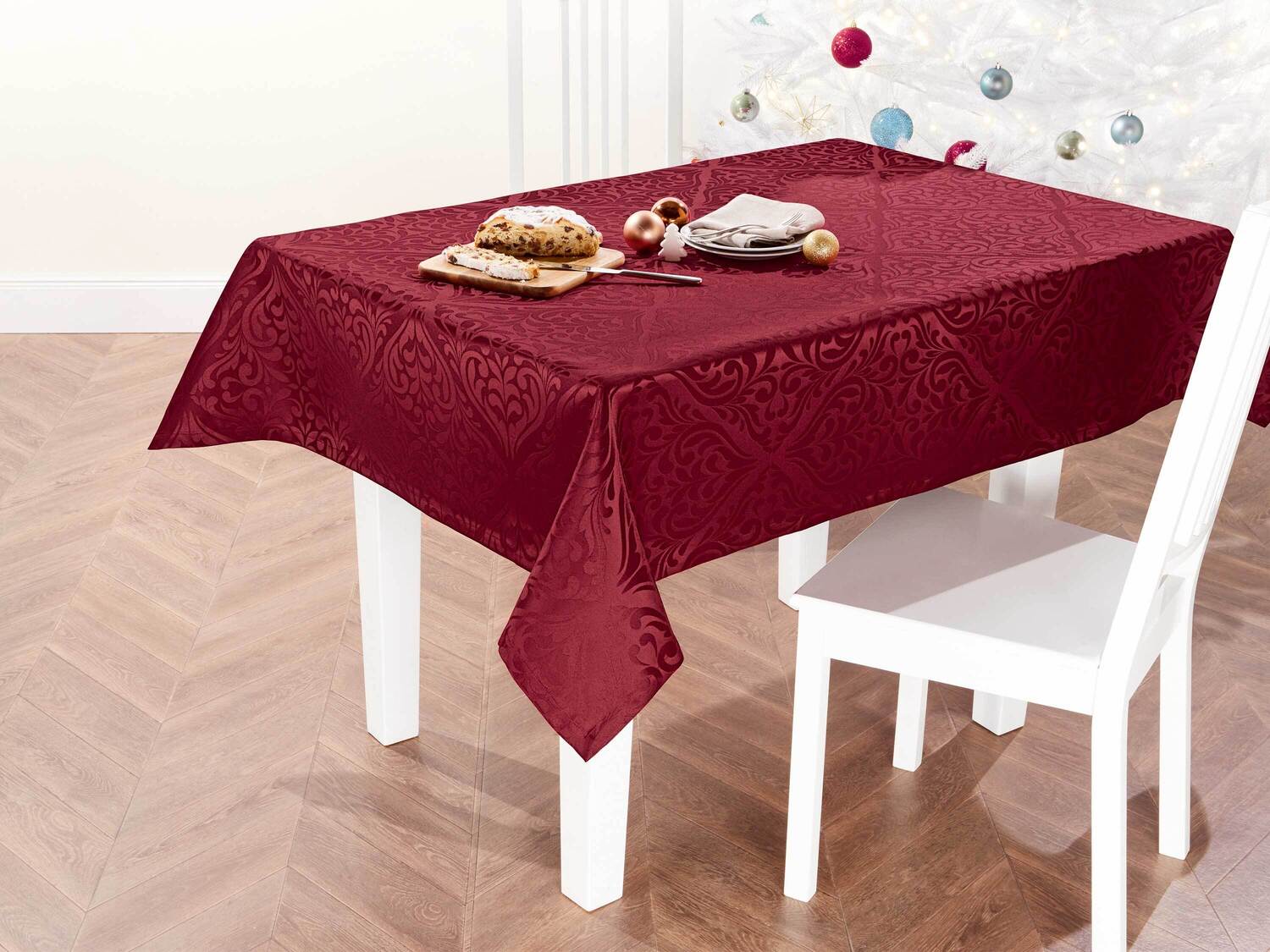 Obrus żakardowy Meradiso, cena 29,99 PLN
4 wzory
- nieprzepuszczający wody dzięki ...